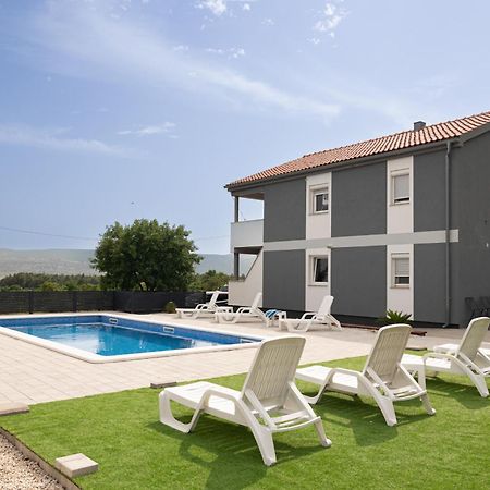 Apartments Zanic With Private Swimming Pool And Sea View スタリグラード エクステリア 写真