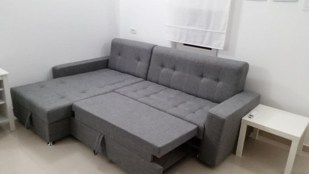 Apartments Zanic With Private Swimming Pool And Sea View スタリグラード エクステリア 写真