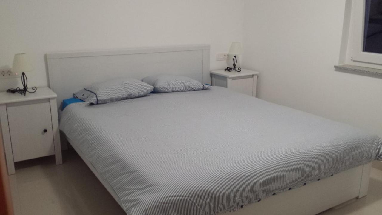 Apartments Zanic With Private Swimming Pool And Sea View スタリグラード エクステリア 写真