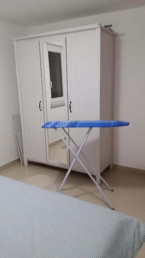 Apartments Zanic With Private Swimming Pool And Sea View スタリグラード エクステリア 写真