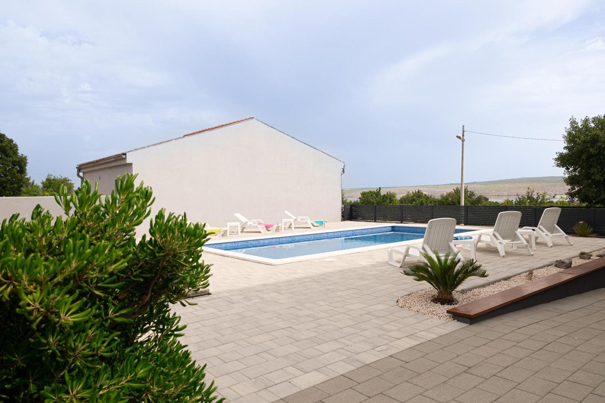 Apartments Zanic With Private Swimming Pool And Sea View スタリグラード エクステリア 写真