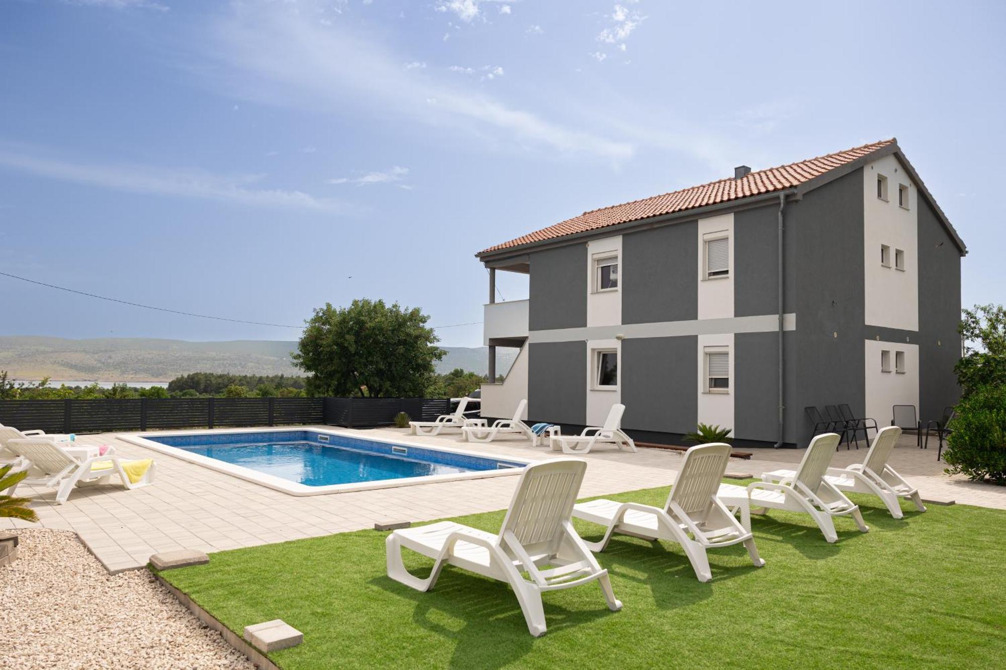 Apartments Zanic With Private Swimming Pool And Sea View スタリグラード エクステリア 写真