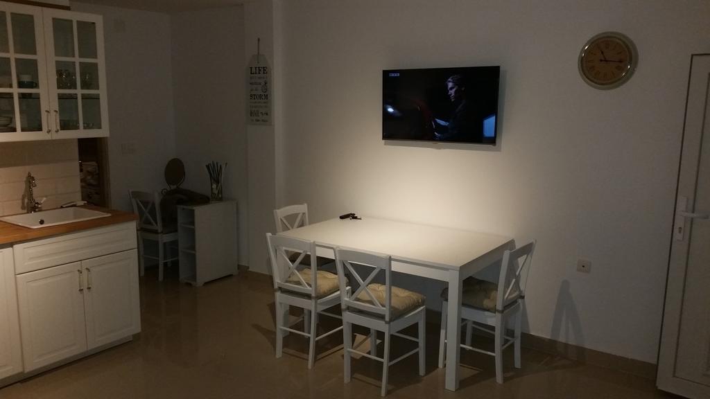Apartments Zanic With Private Swimming Pool And Sea View スタリグラード 部屋 写真