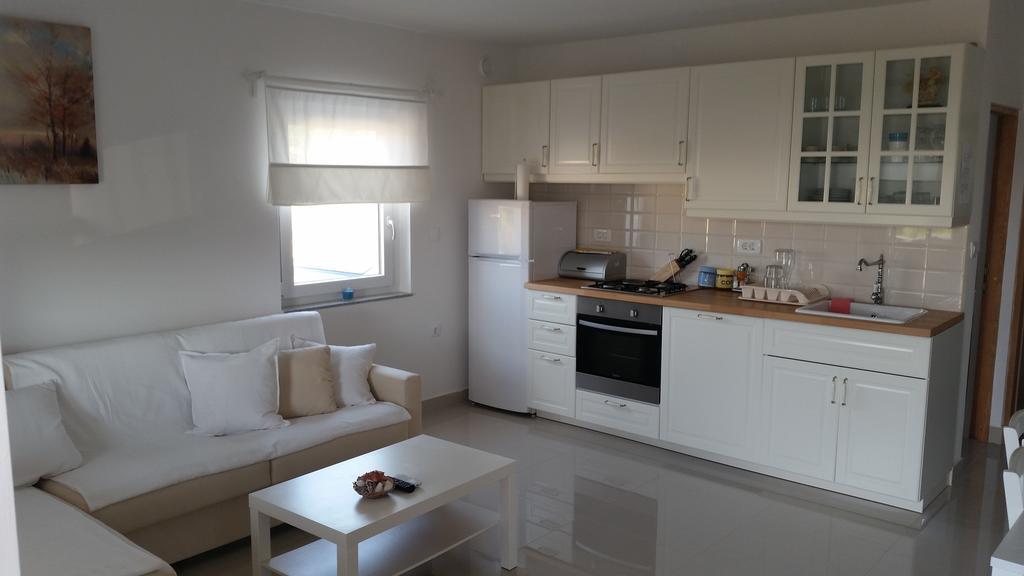 Apartments Zanic With Private Swimming Pool And Sea View スタリグラード エクステリア 写真