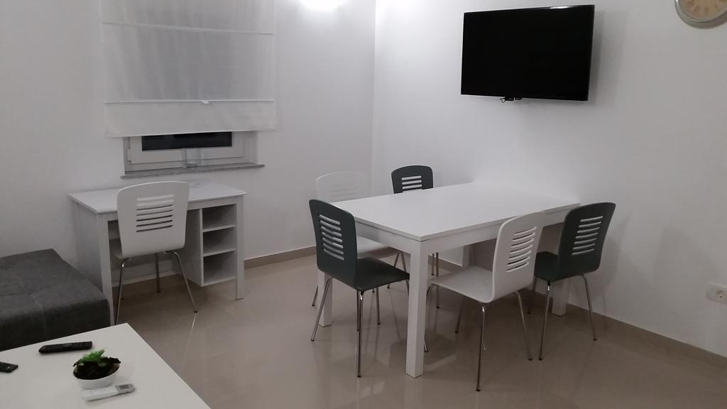 Apartments Zanic With Private Swimming Pool And Sea View スタリグラード エクステリア 写真