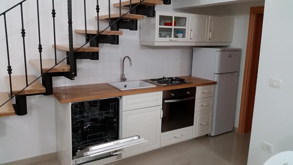 Apartments Zanic With Private Swimming Pool And Sea View スタリグラード エクステリア 写真