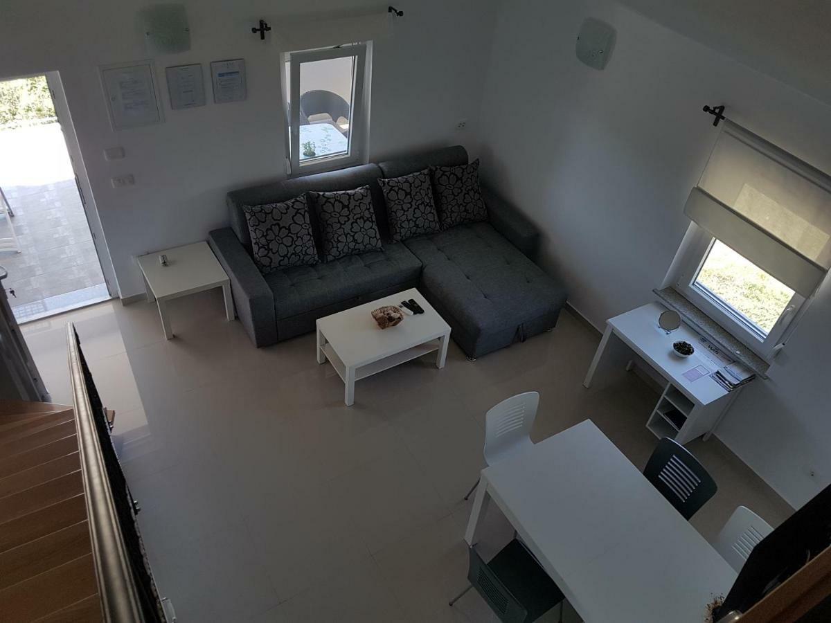 Apartments Zanic With Private Swimming Pool And Sea View スタリグラード エクステリア 写真